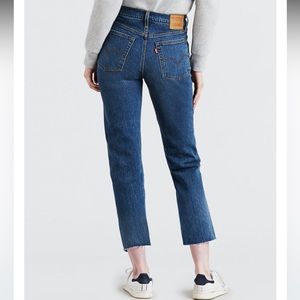 Levi Wedgie Straight - Love Triangle